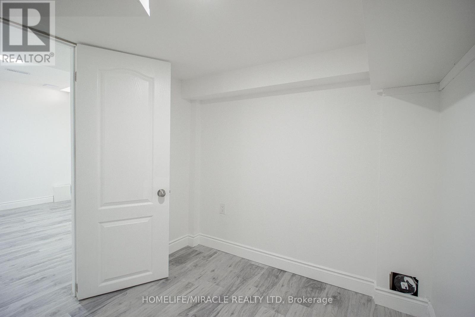 Photo 43 of 824 Millard Street, Whitchurchstouffville ON