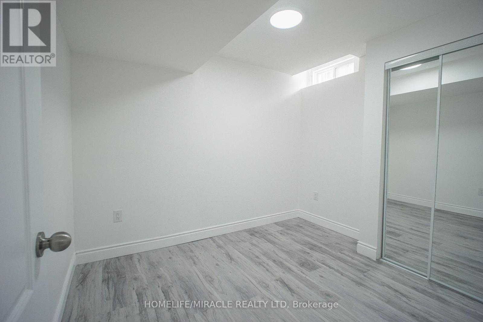 Photo 44 of 824 Millard Street, Whitchurchstouffville ON