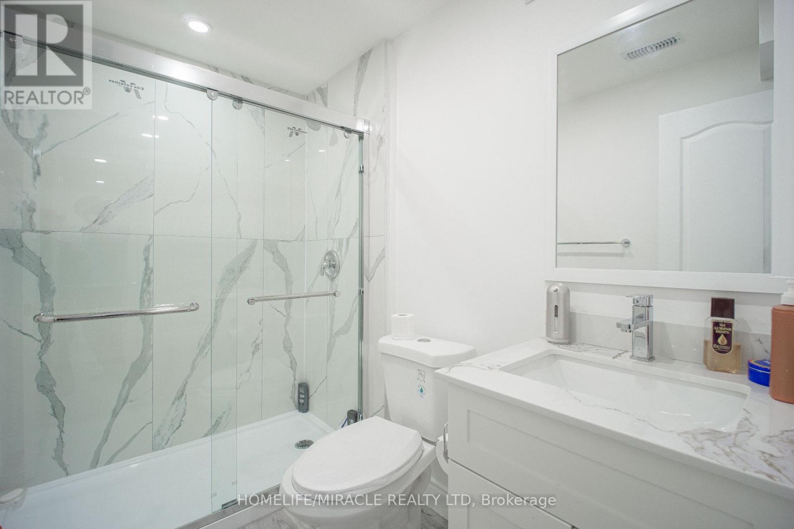 Photo 45 of 824 Millard Street, Whitchurchstouffville ON