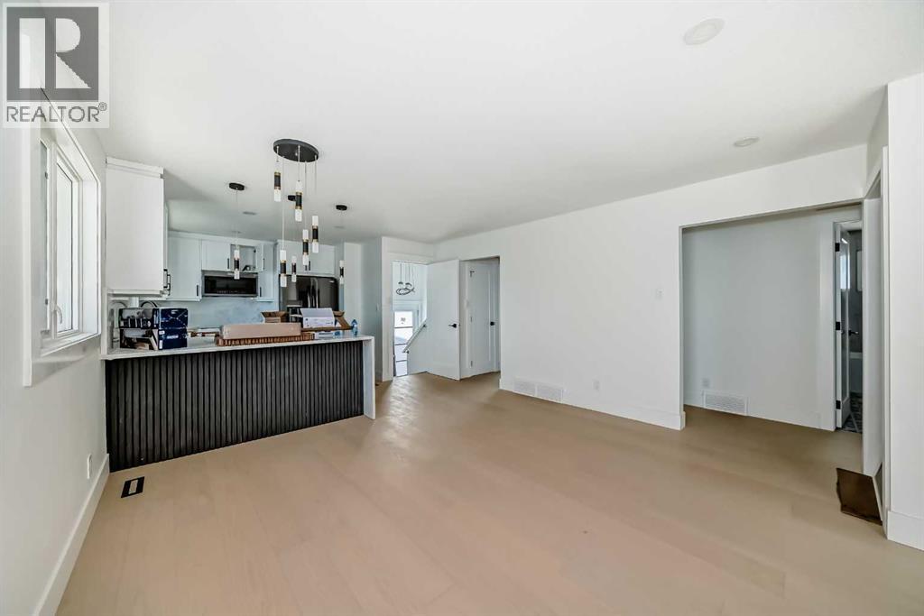 Photo 2 of 6619 4 Street Nw, Calgary AB