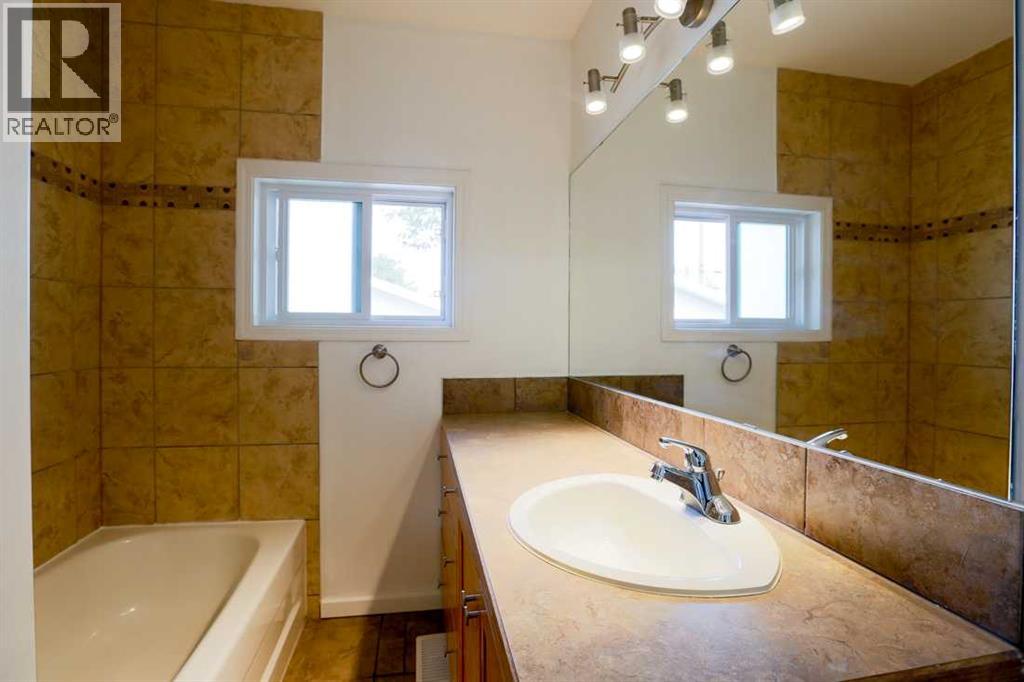 Photo 13 of 2620 38 Street Sw, Calgary AB