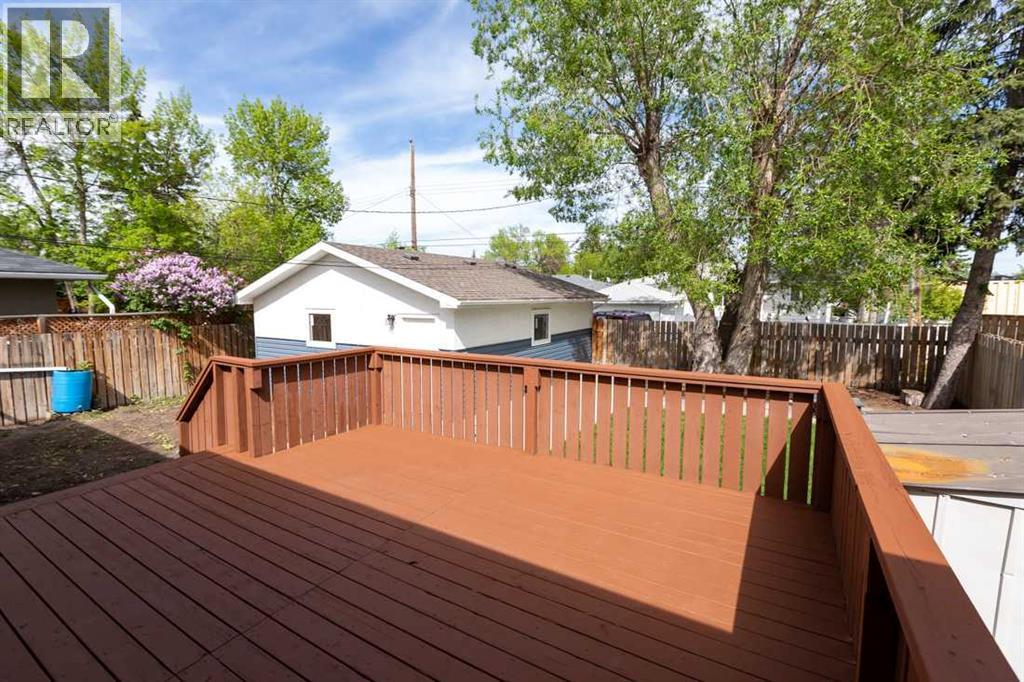 Photo 23 of 2620 38 Street Sw, Calgary AB
