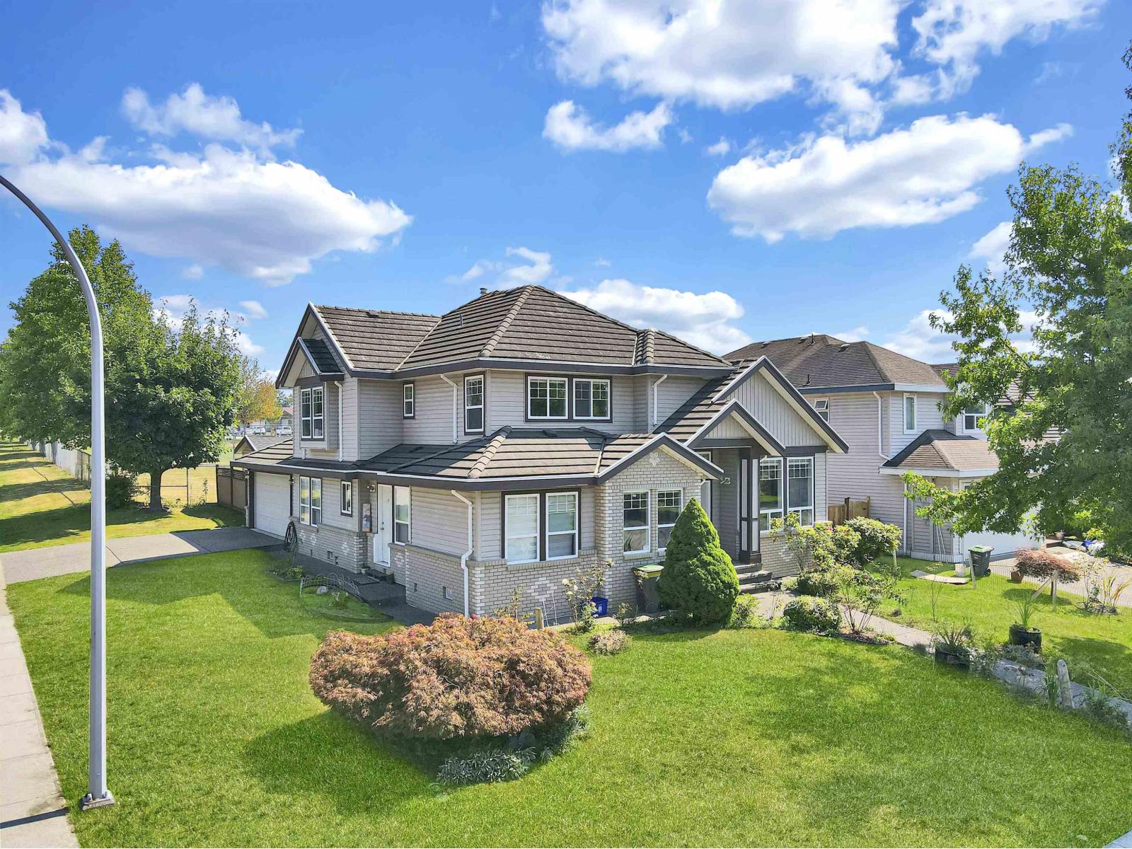 Photo 1 of 9086 137 A Street, Surrey BC