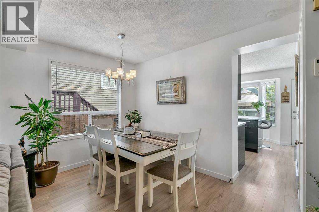 Photo 7 of 71 Rivercrest Circle Se, Calgary AB