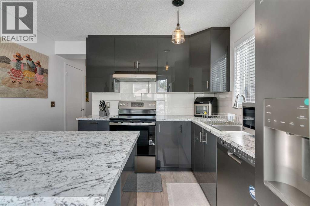 Photo 11 of 71 Rivercrest Circle Se, Calgary AB