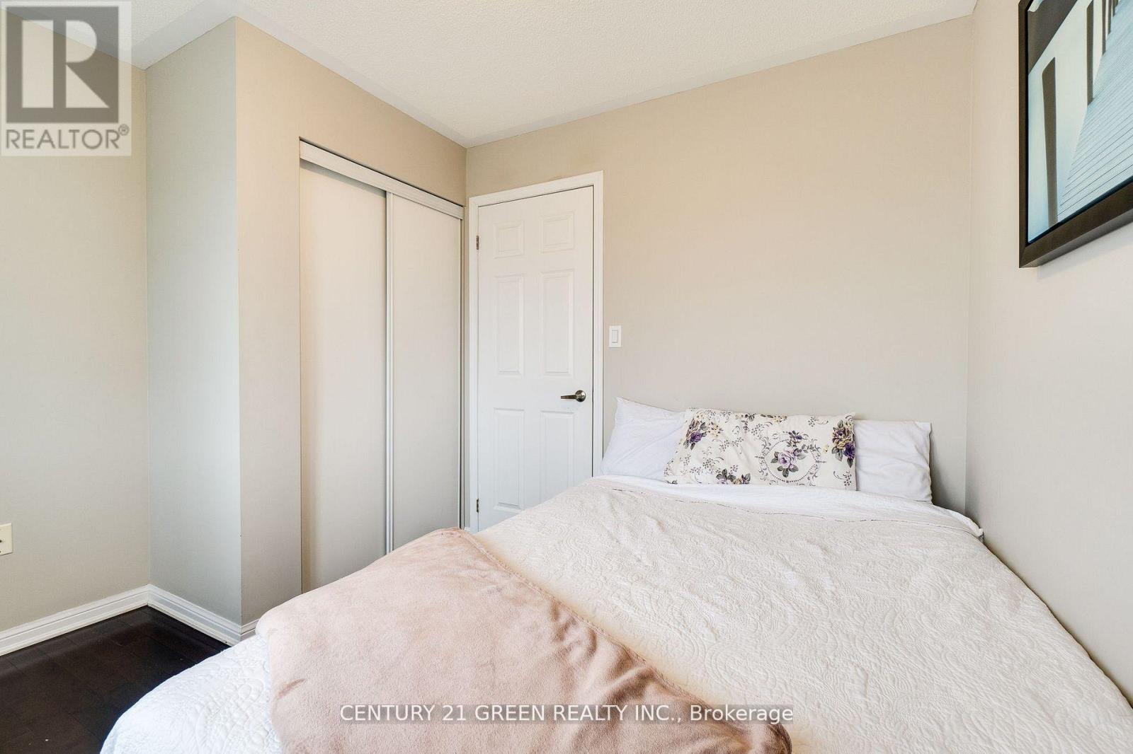 Photo 25 of 24 2614 Dashwood Drive, Oakville ON