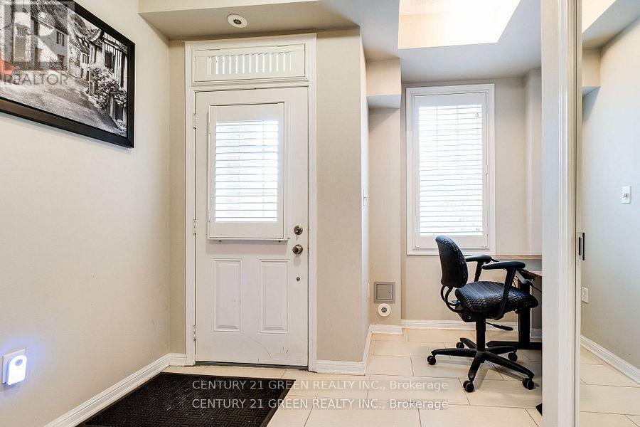 Photo 3 of 24 2614 Dashwood Drive, Oakville ON