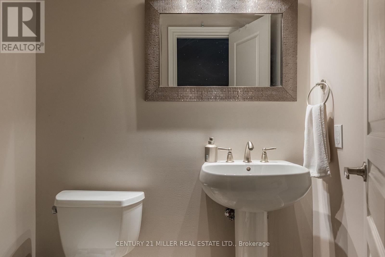 Photo 27 of 131 Brock Street, Oakville ON