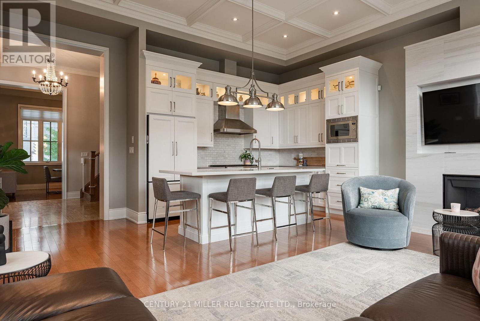 Photo 8 of 131 Brock Street, Oakville ON