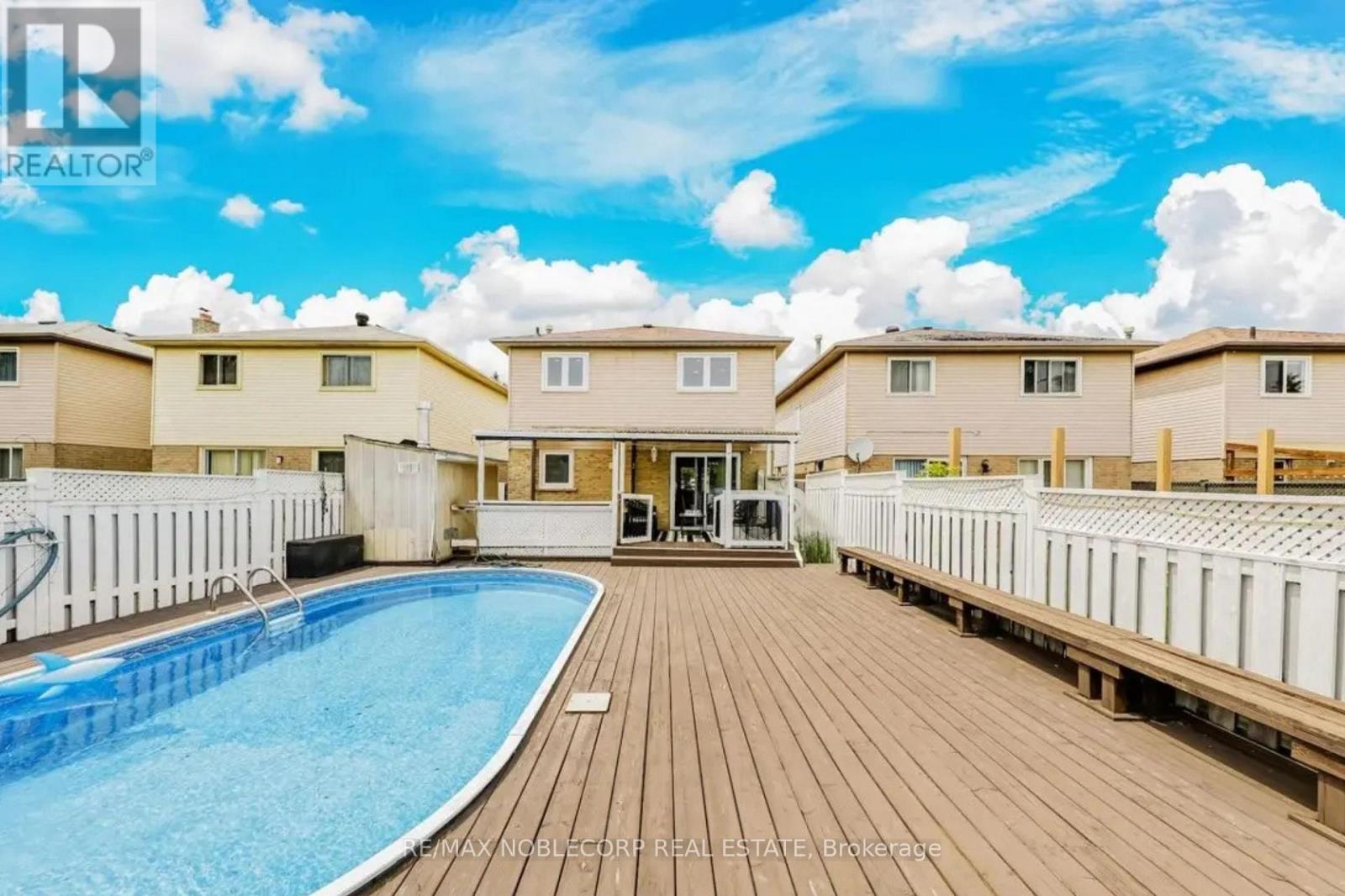 Photo 28 of 30 Mayberry Court, Brampton ON