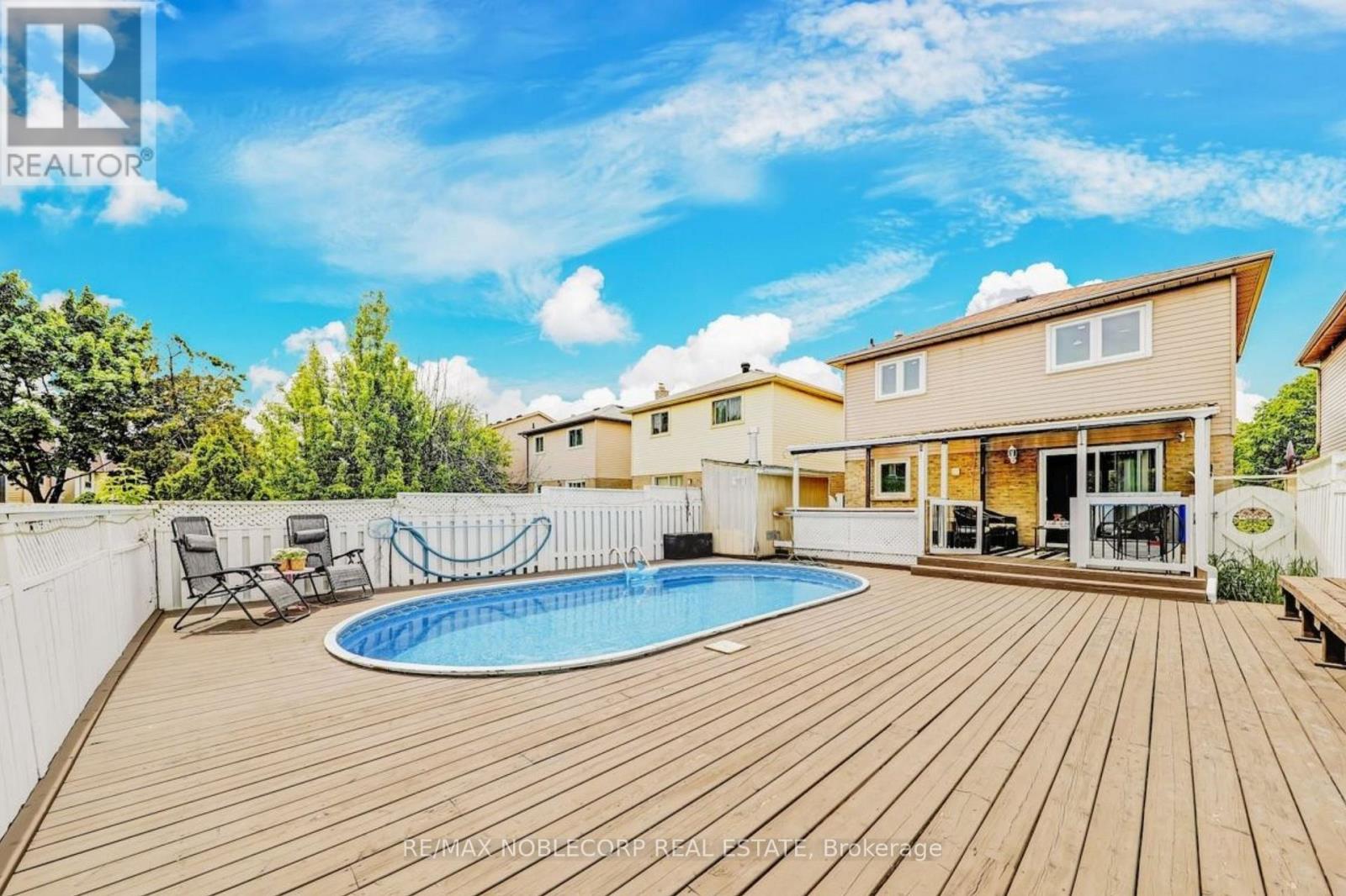 Photo 29 of 30 Mayberry Court, Brampton ON