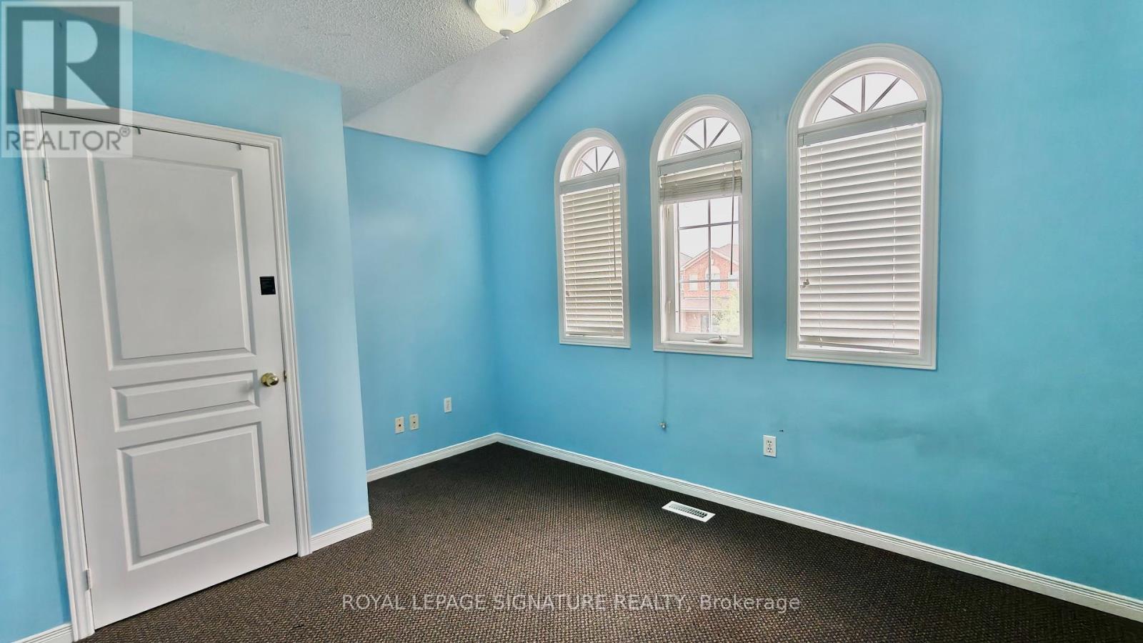 Photo 10 of 5967 Manzanillo Crescent, Mississauga ON