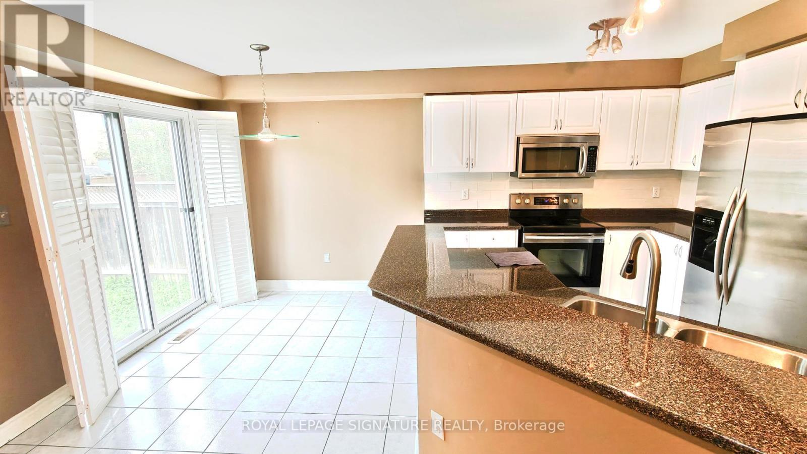 Photo 3 of 5967 Manzanillo Crescent, Mississauga ON