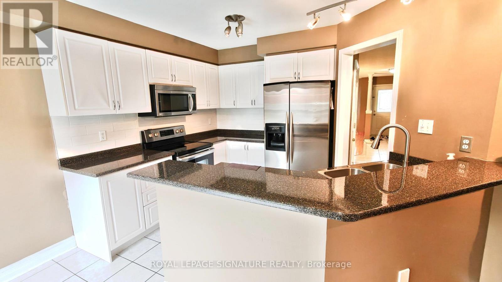 Photo 4 of 5967 Manzanillo Crescent, Mississauga ON