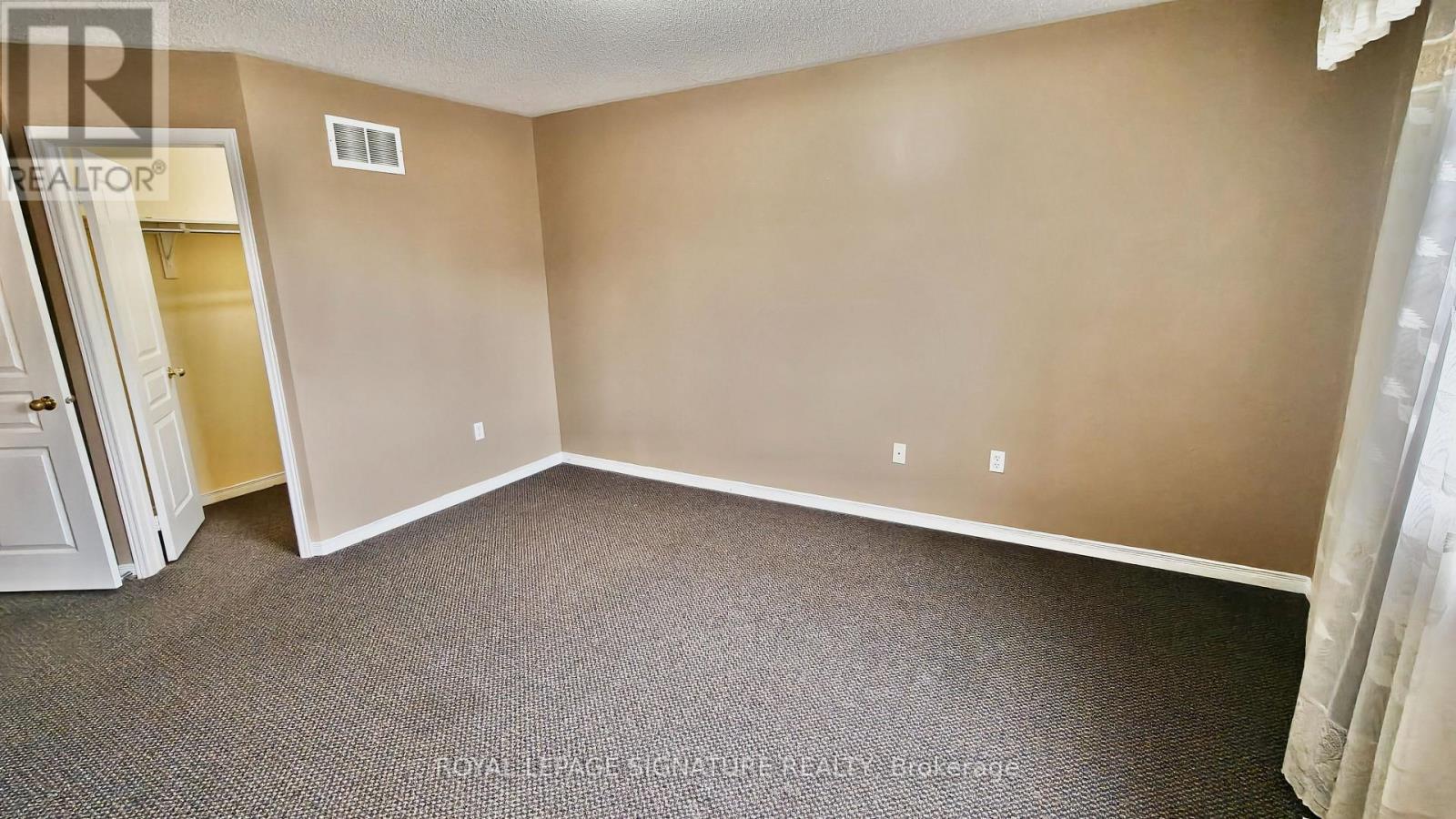 Photo 7 of 5967 Manzanillo Crescent, Mississauga ON
