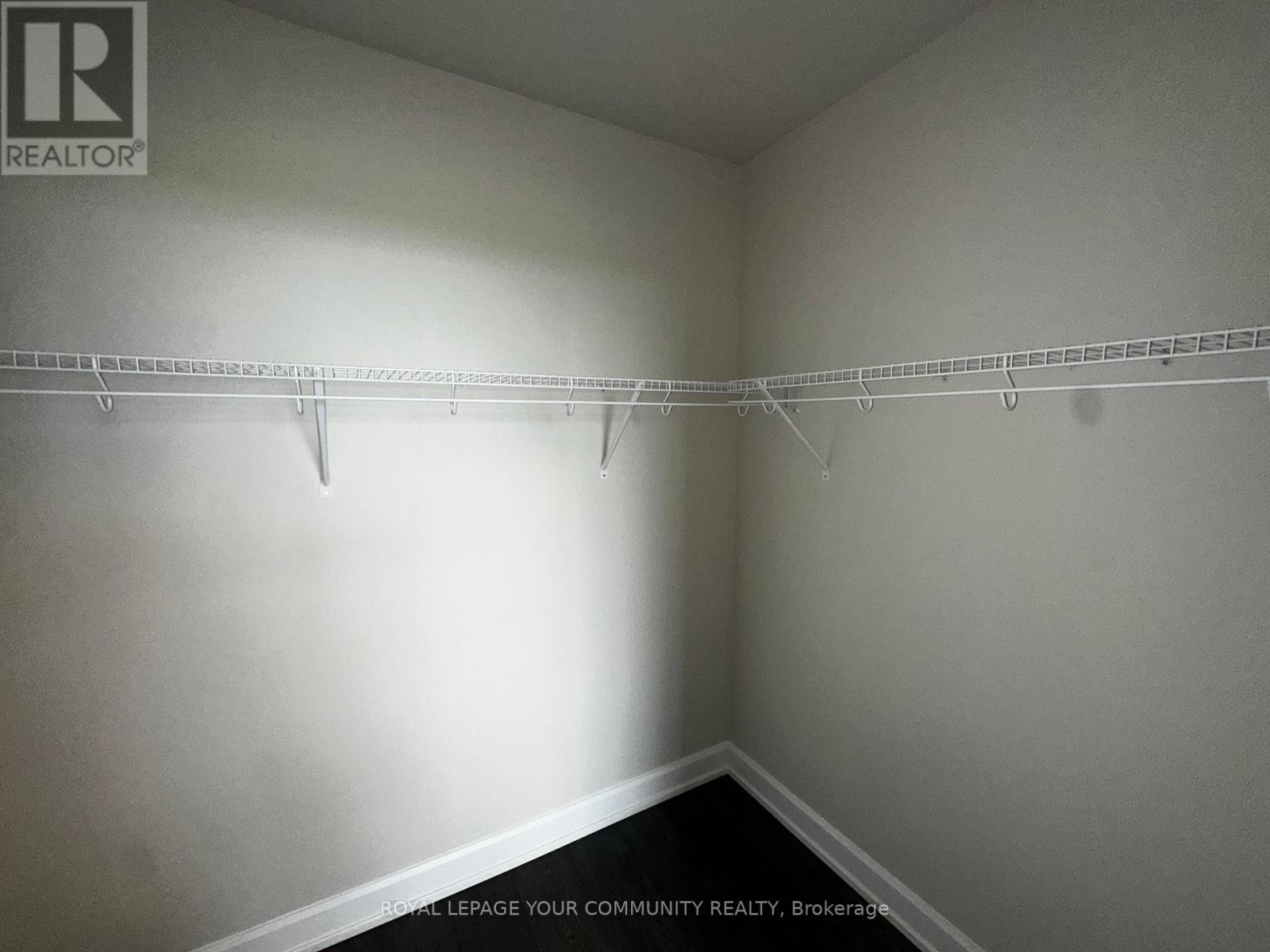 Photo 8 of 411 3220 William Coltson Avenue, Oakville ON