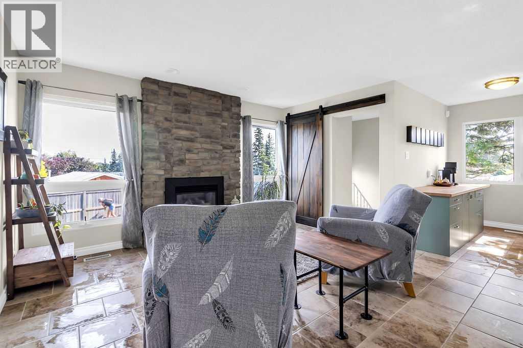 Photo 12 of 1215 Mapleglade Place Se, Calgary AB