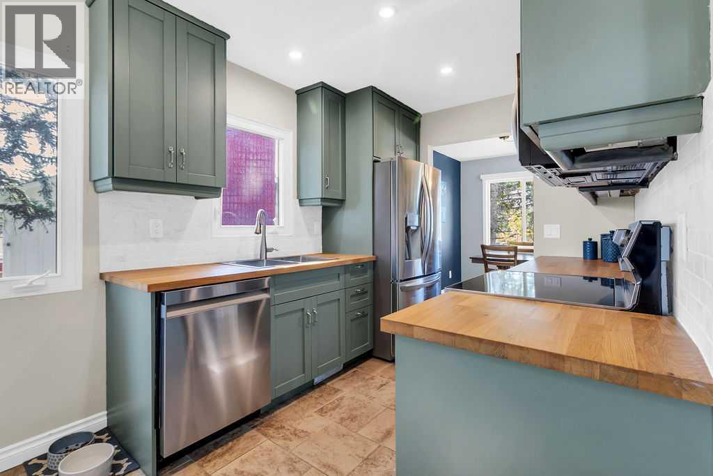 Photo 9 of 1215 Mapleglade Place Se, Calgary AB