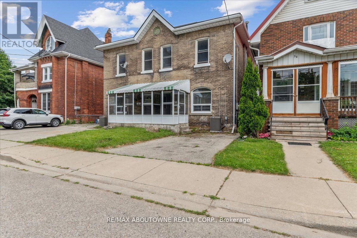 Photo 1 of 32 Arthur Street, Brant ON