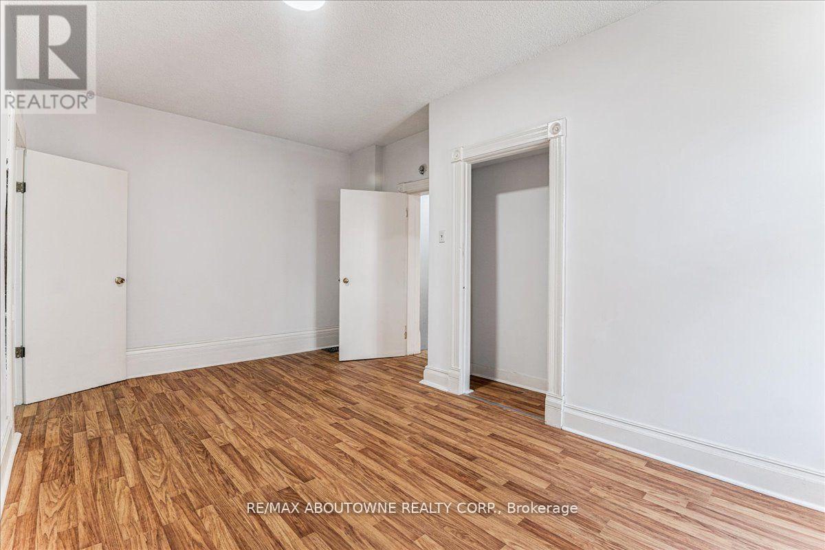 Photo 31 of 32 Arthur Street, Brant ON