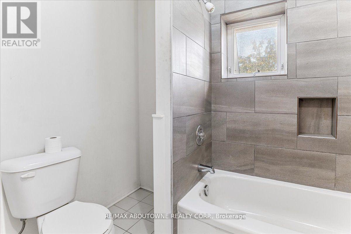 Photo 33 of 32 Arthur Street, Brant ON