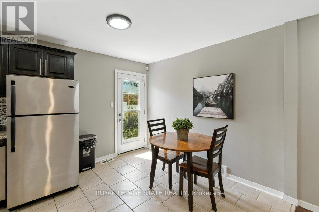 Photo 10 of 19 Lampman Crescent, Thorold ON