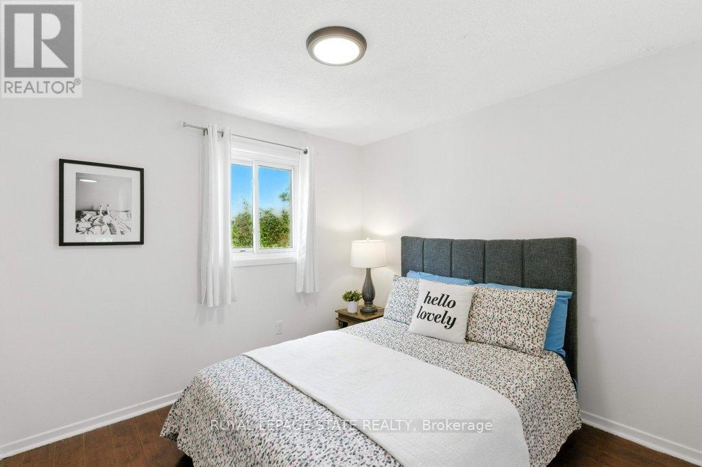 Photo 13 of 19 Lampman Crescent, Thorold ON
