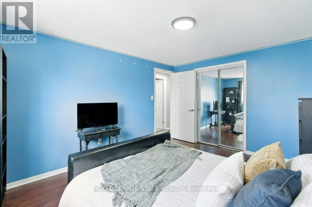 Photo 16 of 19 Lampman Crescent, Thorold ON