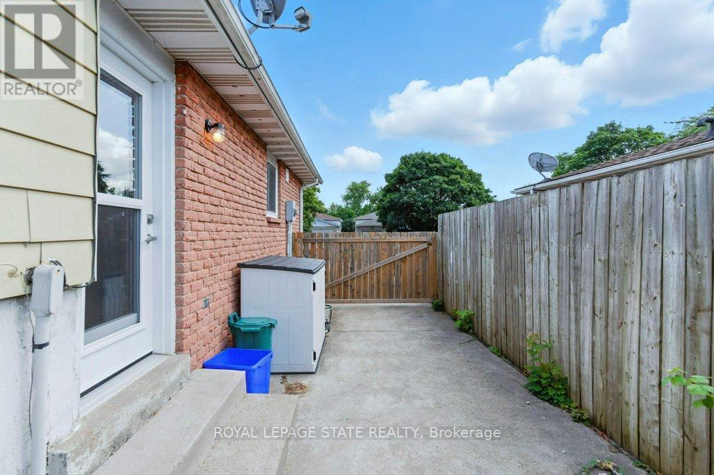 Photo 28 of 19 Lampman Crescent, Thorold ON
