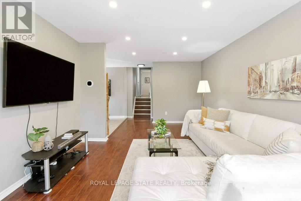 Photo 5 of 19 Lampman Crescent, Thorold ON
