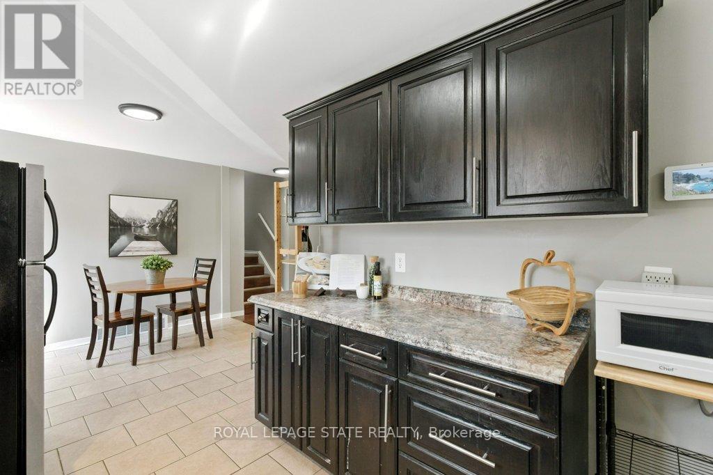 Photo 7 of 19 Lampman Crescent, Thorold ON