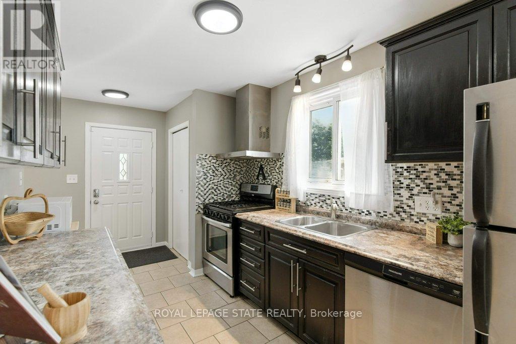 Photo 9 of 19 Lampman Crescent, Thorold ON