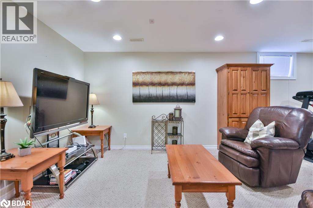 Photo 4 of 210 S Pringle Drive, Barrie ON