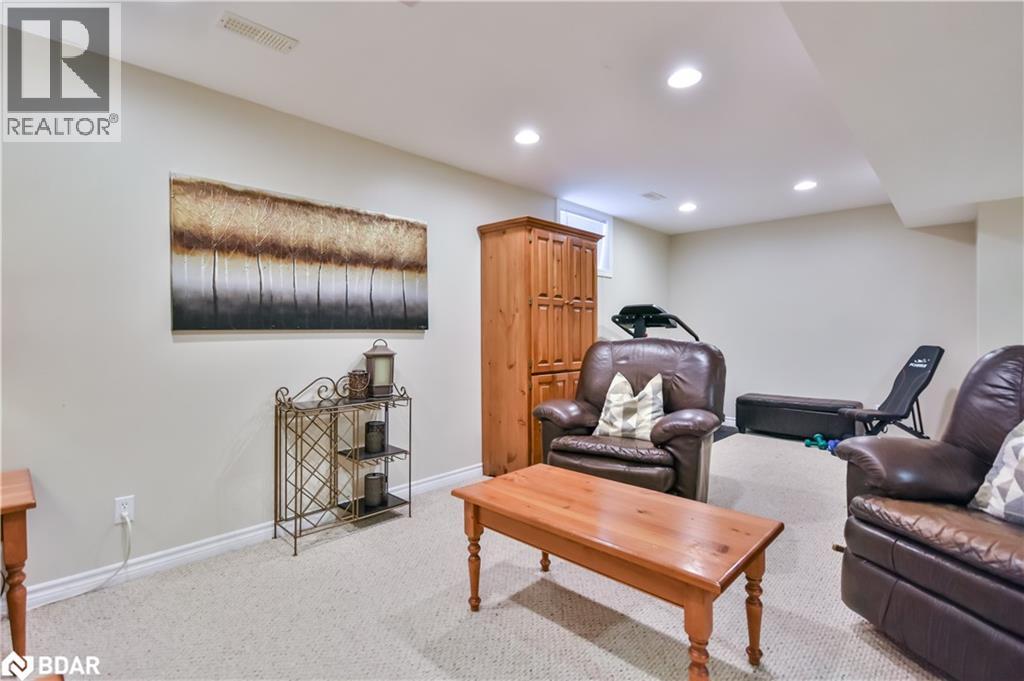 Photo 5 of 210 S Pringle Drive, Barrie ON