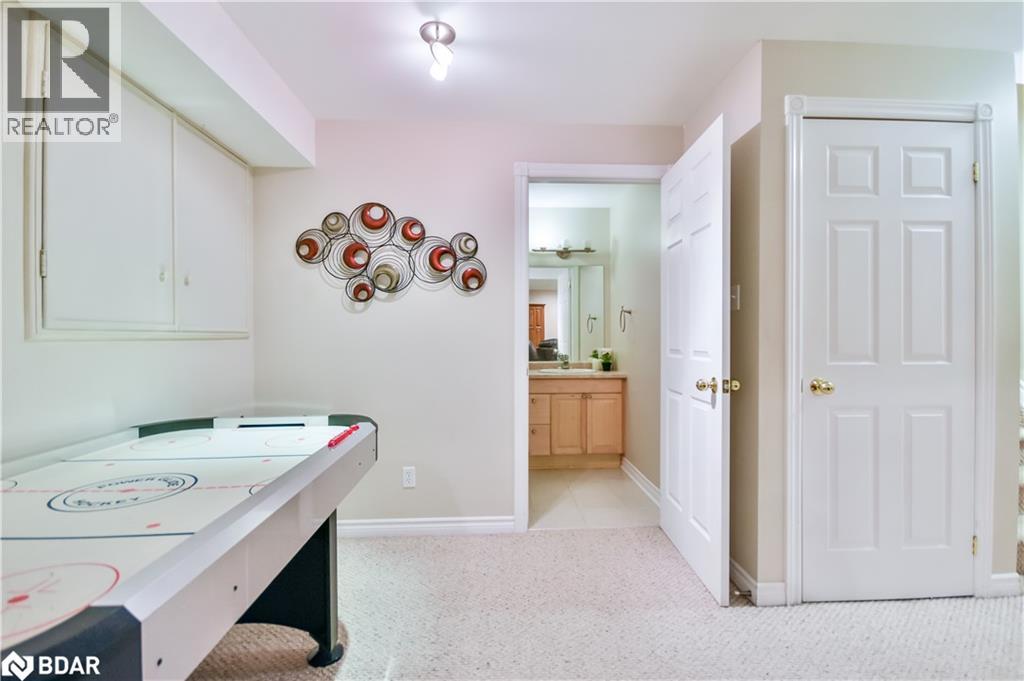 Photo 8 of 210 S Pringle Drive, Barrie ON
