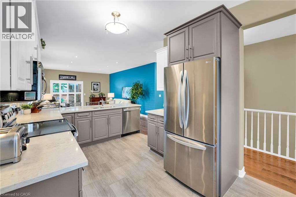 Photo 10 of 3358 Laurie Avenue, Vineland ON