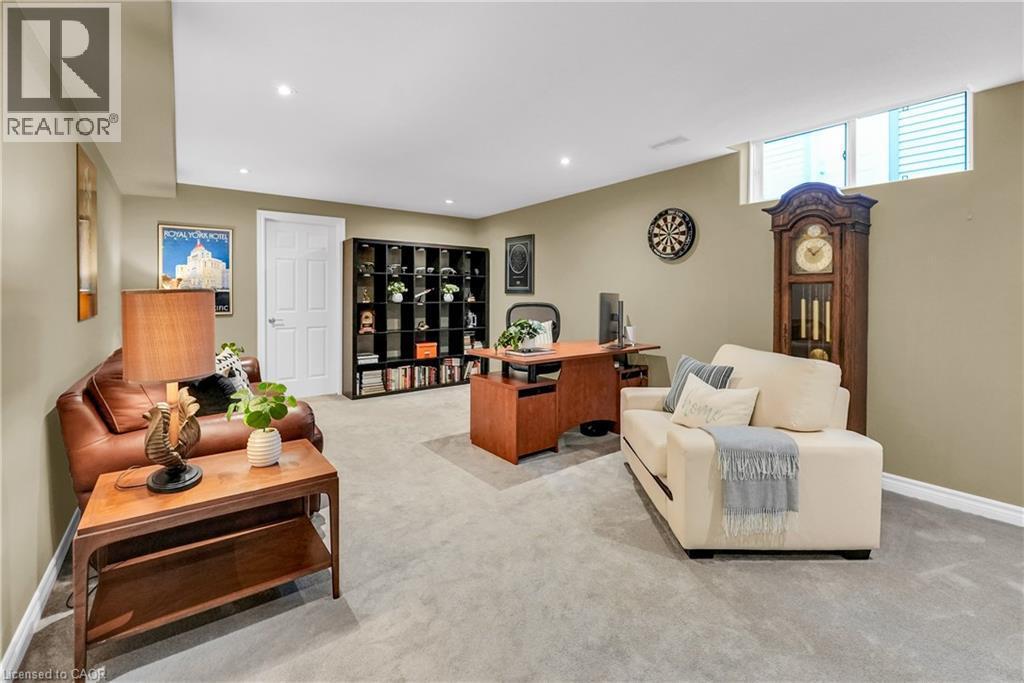 Photo 23 of 3358 Laurie Avenue, Vineland ON