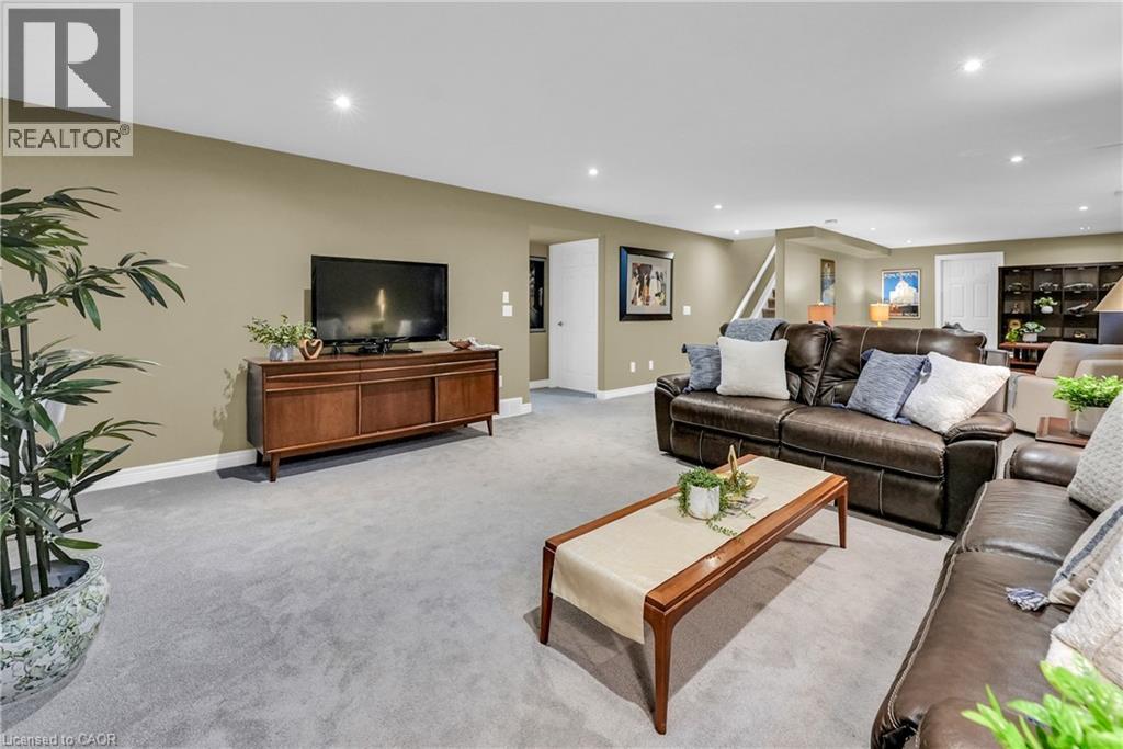 Photo 25 of 3358 Laurie Avenue, Vineland ON