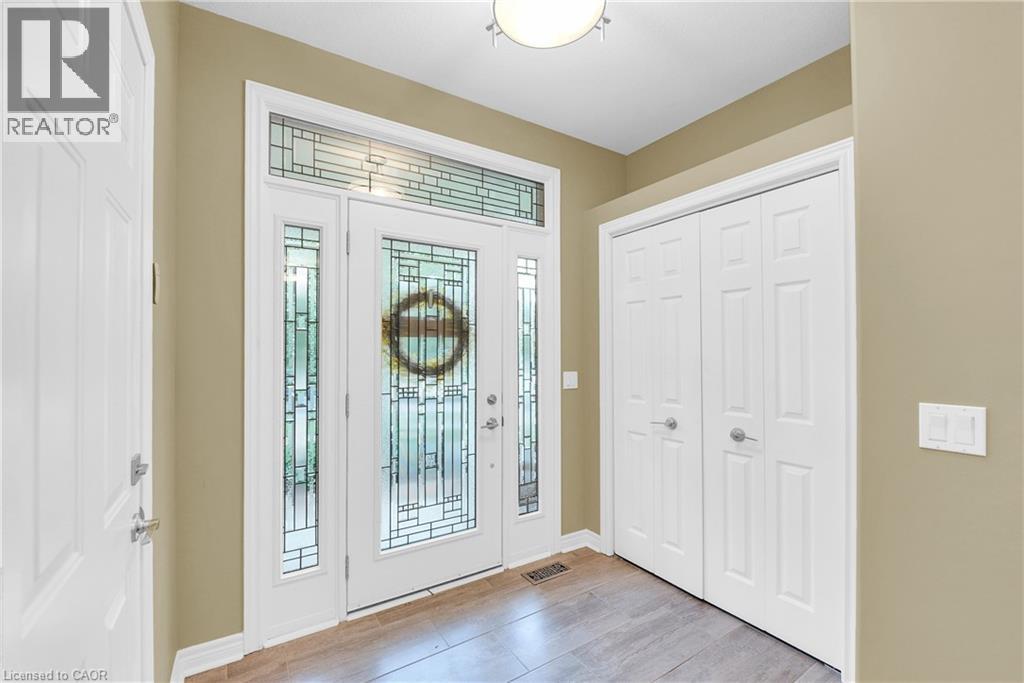 Photo 4 of 3358 Laurie Avenue, Vineland ON
