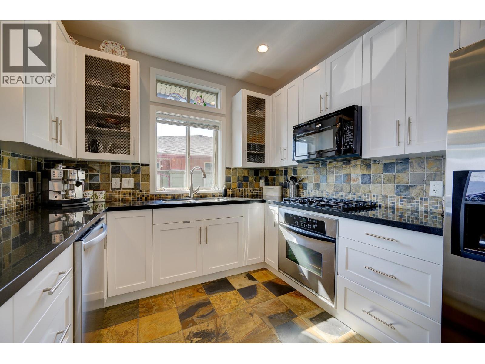 Photo 11 of 175 Holloway Drive Unit 44, Kamloops BC