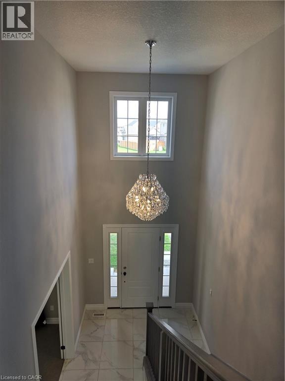 Photo 3 of 15 Dunning Way, St Thomas ON