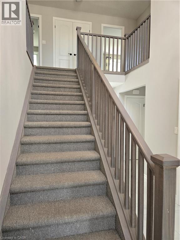 Photo 2 of 15 Dunning Way, St Thomas ON