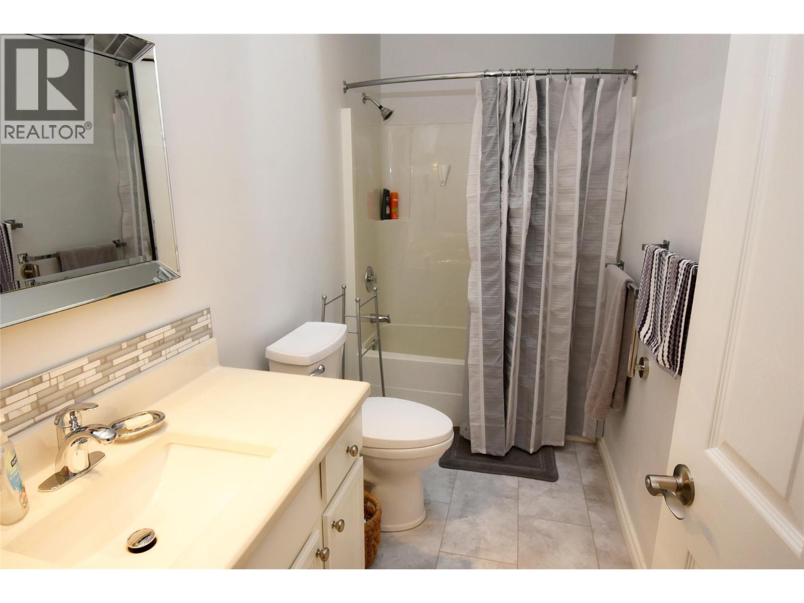 15 1001 30 Avenue, Vernon