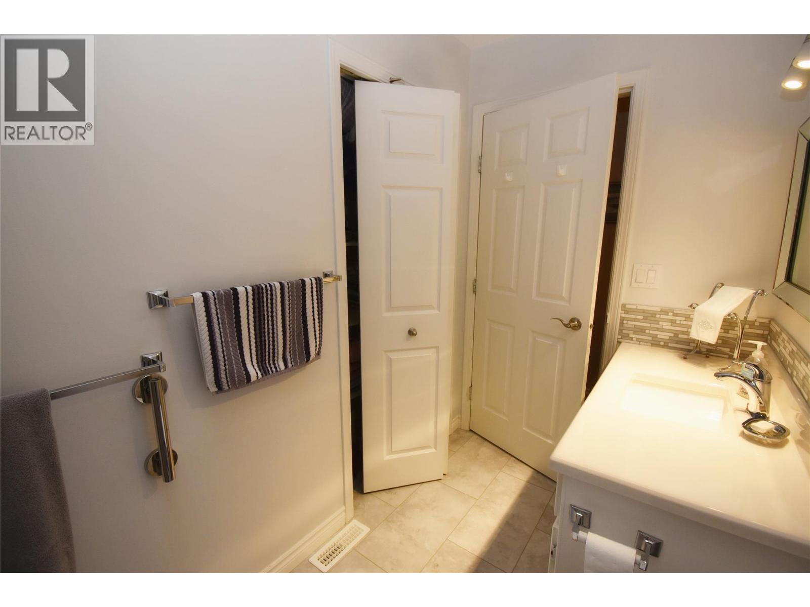 15 1001 30 Avenue, Vernon