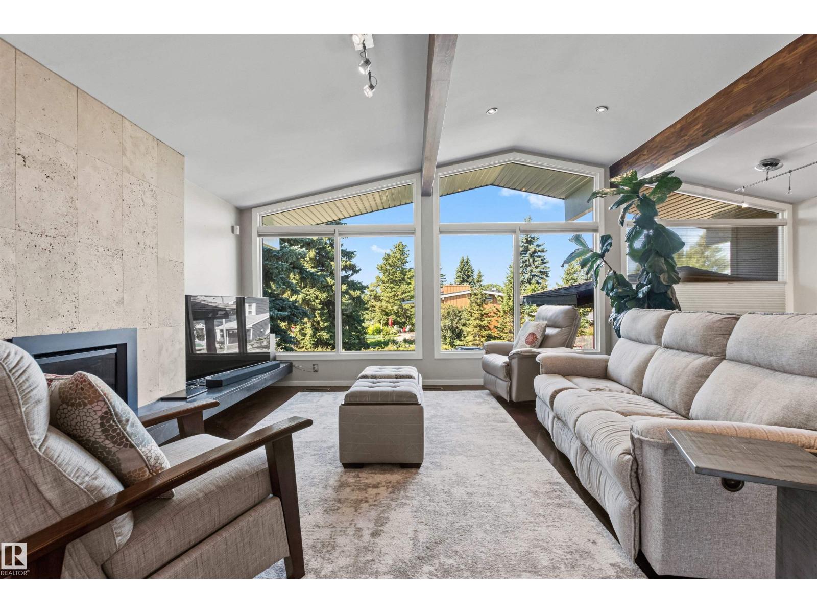 Photo 10 of 6203 132 St Nw, Edmonton AB