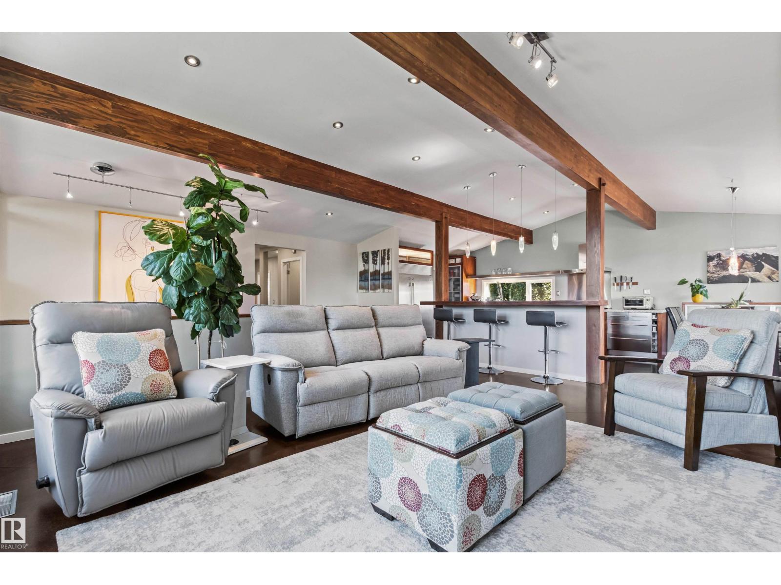 Photo 14 of 6203 132 St Nw, Edmonton AB