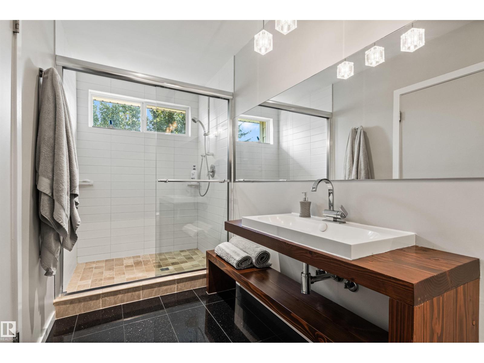 Photo 35 of 6203 132 St Nw, Edmonton AB