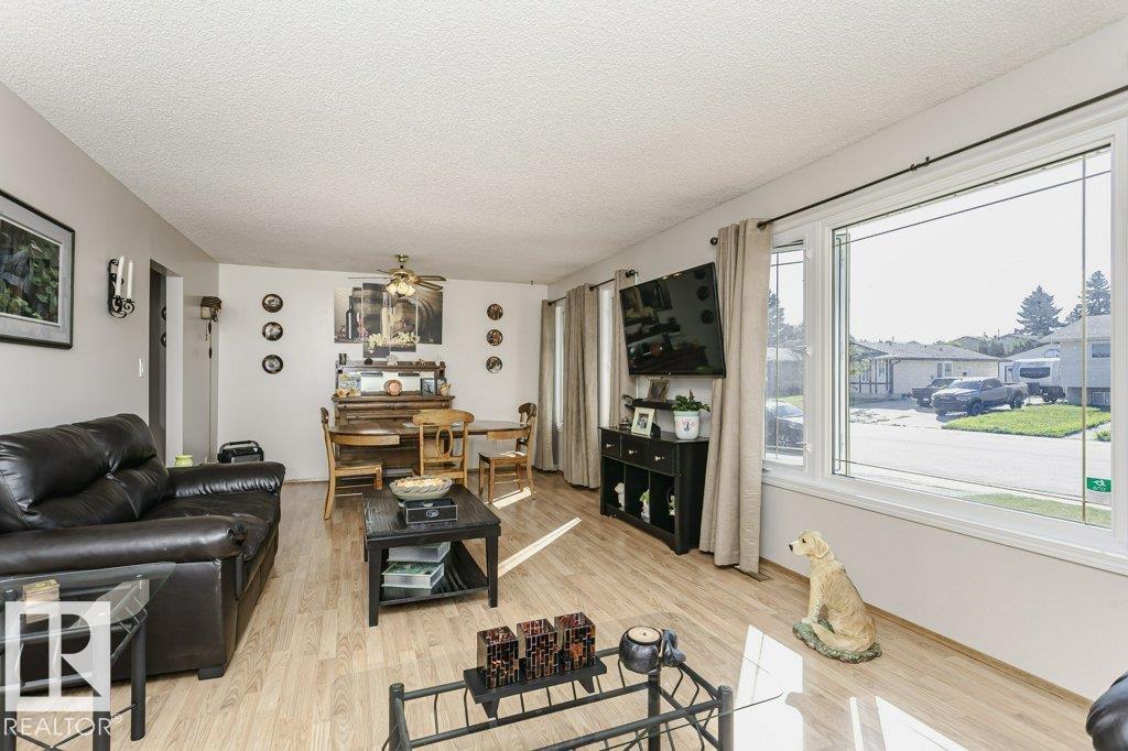 Photo 3 of 4546 56 Av, Bruderheim AB