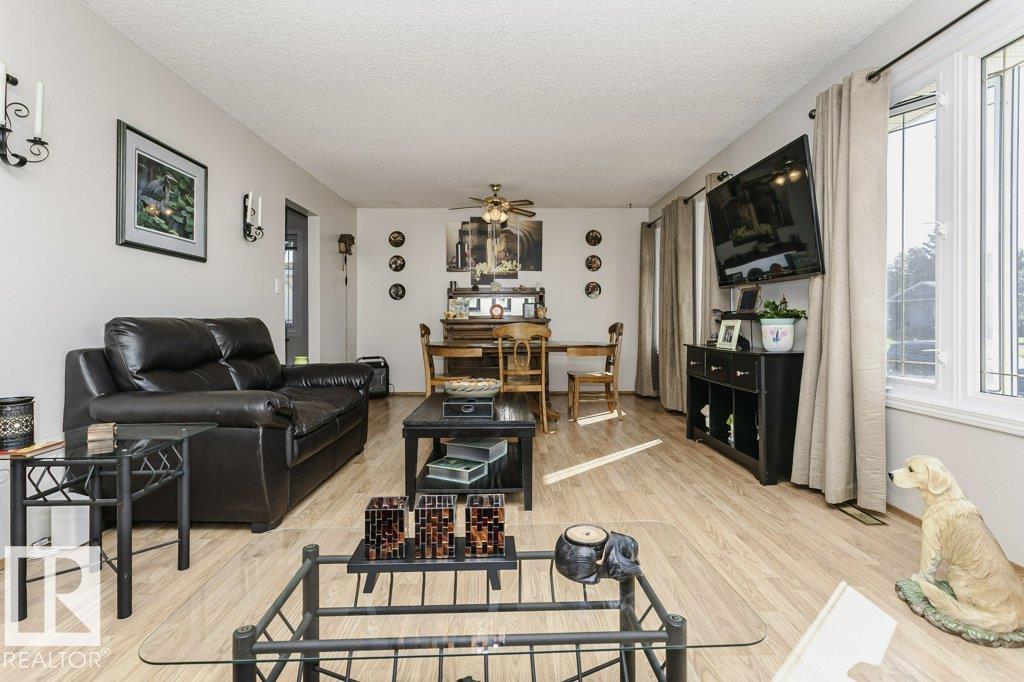 Photo 4 of 4546 56 Av, Bruderheim AB