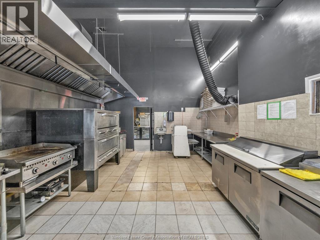 Photo 15 of 3857 Wyandotte Street East Unit 2, Windsor ON